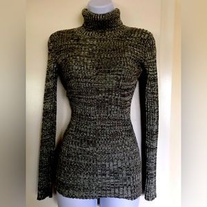 Vintage Loca ❤️Loca  M sweater turtleneck long sleeves salt & pepper crocheted